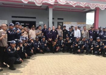 Korbinmas Bersama Asosiasi Pengamanan Bantu Korban Tsunami