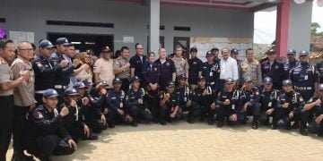 Korbinmas Bersama Asosiasi Pengamanan Bantu Korban Tsunami