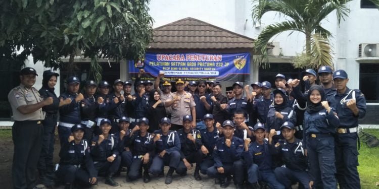 Dir Binmas Polda Banten Tutup Diklat Satpam di BLKI Kota Cilegon