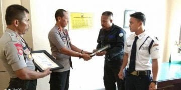 Dua Satpam Luwu Utara Dapat Penghargaan dari Polres