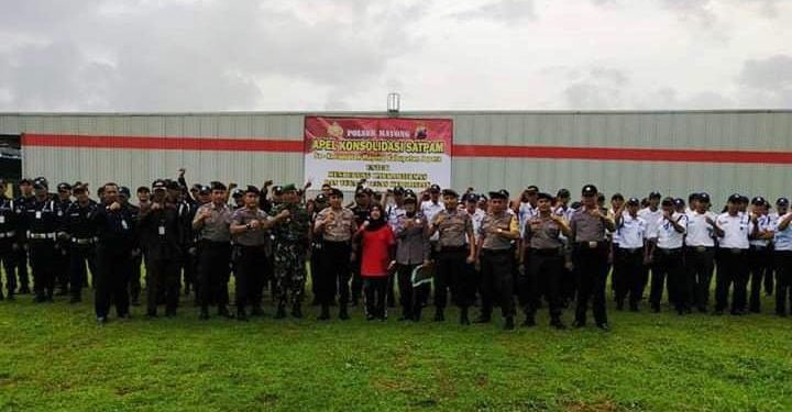 Kapolsek Mayong Pimpin Apel Konsolidasi Satpam