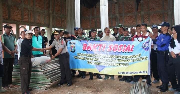 Polres, Kodim dan Satpam Metro Bersihkan Tempat Ibadah