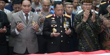 Kapolri Pimpin Upacara Pemakaman Bapak Satpam Indonesia
