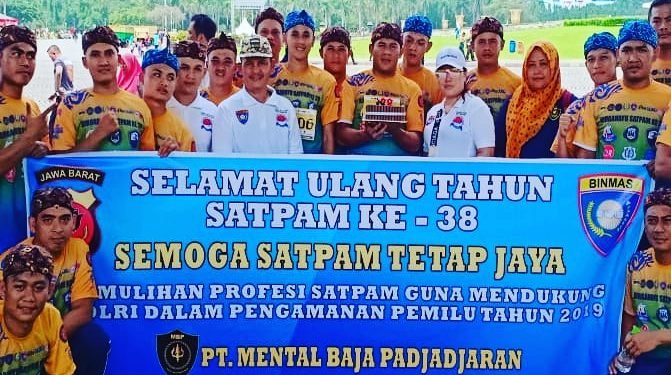 Jalan Sehat Satpam di Monas