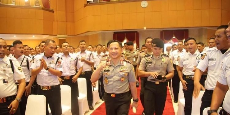 Kapolri Sebut Satpam sebagai Silent Warrior