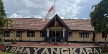 Kantor Kepolisian dan APSI Kibarkan Bendera Setengah Tiang