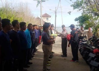 Polsek Kuta Beri Pembekalan FKS dan Bhakti Sosial di Pantai Seminyak  