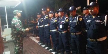 Jelang Pemilu, Babinsa Koramil Sukolilo Tingkatkan Pembinaan Satpam