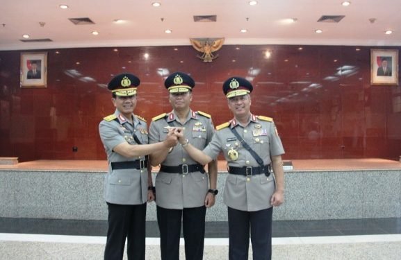 Irjen Pol Drs Condro Kirono MM, M.Hum Resmi Jabat Kabaharkam Polri