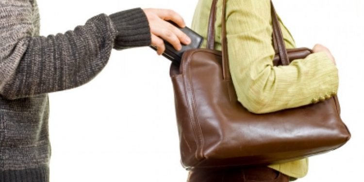 Satpam Mall Palembang Berhasil Tangkap Pencopet