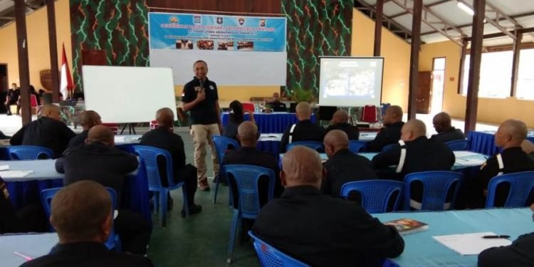 58 Satpam Torasi Utama Latihan Berantas Narkoba