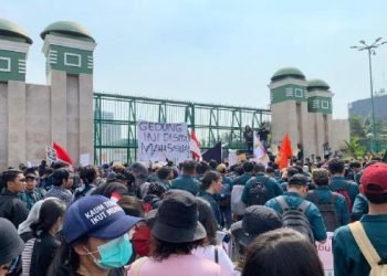 Kawat Berduri Dipasang di Depan DPR Antisipasi Demo Ricuh