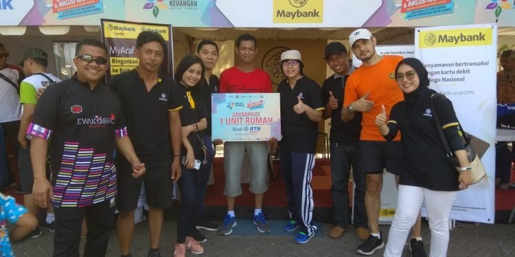 Satpam BSP Raih Hadiah Rumah dari Lomba Fun Walk OJK