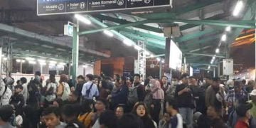 KRL Tertunda Akibat Tawuran, Petugas Keamanan Stasiun Diturunkan