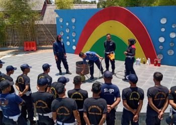 Puluhan Satpam di Pangandaran Latihan Penanganan Kebakaran