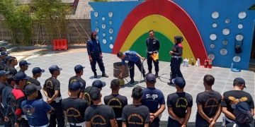Puluhan Satpam di Pangandaran Latihan Penanganan Kebakaran