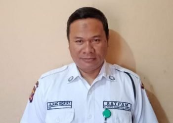 Jajang Hidayat, Guru Honorer Nyambi jadi Satpam