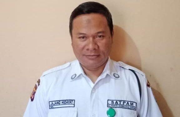 Jajang Hidayat, Guru Honorer Nyambi jadi Satpam