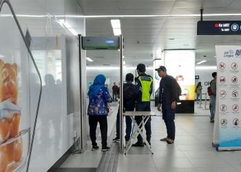 Satpam Tingkatkan Keamanan di Setiap Stasiun MRT