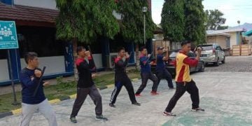 Tingkatkan Disiplin Satpam, Binmas Polres Sidrap Latih PBB