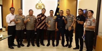 Kabaharkam Wacanakan Seragam Satpam Mirip Polri