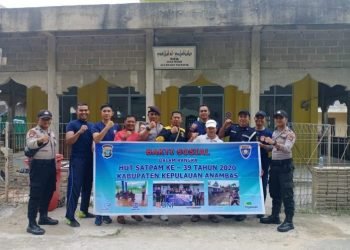 Satpam dan Polri di Anambas Gelar Bakti Sosial di Masjid