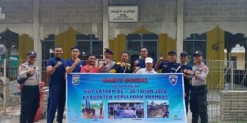 Satpam dan Polri di Anambas Gelar Bakti Sosial di Masjid