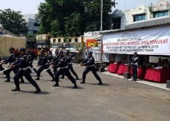 Satpam di Surabaya Ikuti Lomba Drill Borgol Meriahkan HUT Satpam