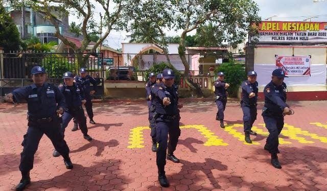 Polres Rohul Adakan Lomba Tongkat Borgol Satpam dan Donor Darah