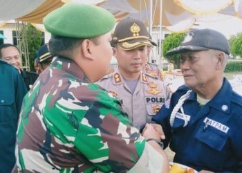 Kapolres Bangka Barat Beri Surprise Satpam Berusia 101 Tahun