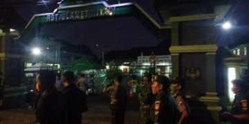 Petugas Keamanan Lakukan Pengamanan Sekitar Rumah Presiden Jokowi