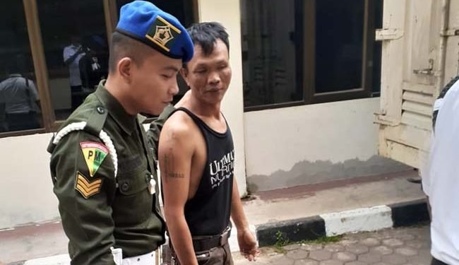 modus mengaku satpam