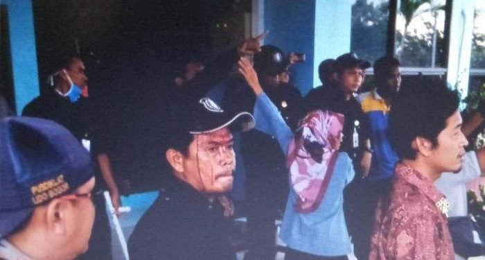 Unjuk Rasa Mahasiswa UBB Ricuh, Satpam Alami Pendarahan di Kepala