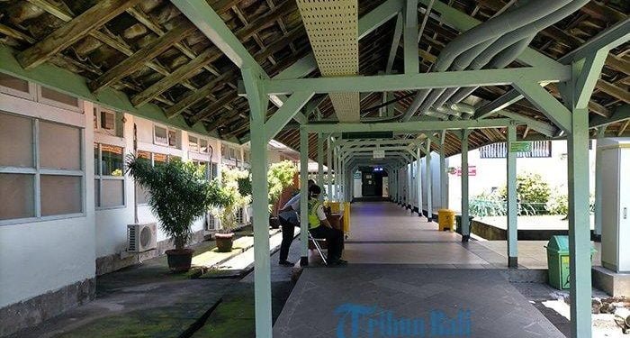 satpam berjaga covid