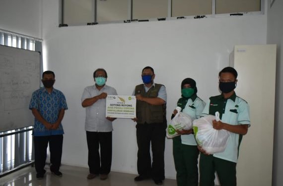 Laznas IZI dan ITERA Salurkan Sembako untuk Satpam Kampus