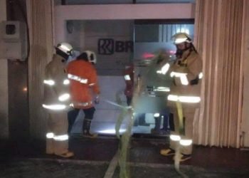 Damkar Padamkan Kebakaran di Gedung BRI Life Tanpa Dijaga Satpam