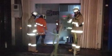 Damkar Padamkan Kebakaran di Gedung BRI Life Tanpa Dijaga Satpam