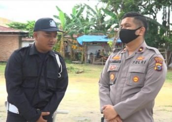 Pantang Menyerah, Deni Menjadi Satpam untuk Kebutuhan Ibu dan Adiknya