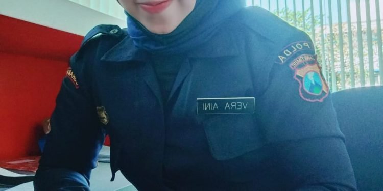 Vera Aini, Model Penyanyi Dangdut Terpikat Jadi Secwan