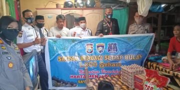 Satpam Berbagi Sembako Bersama SatBinmas Polres Bone