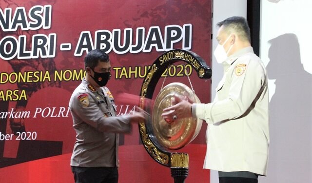 Kabaharkam Buka Rakor ABUJAPI dan Sosialisasi Perpol Pam Swakarsa