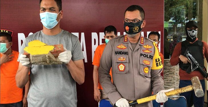 Satu Keluarga Robohkan Tembok Sekolah dan Aniaya Satpam