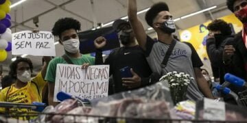 Pria Kulit Hitam Tewas di Tangan Security, Brazil Rusuh