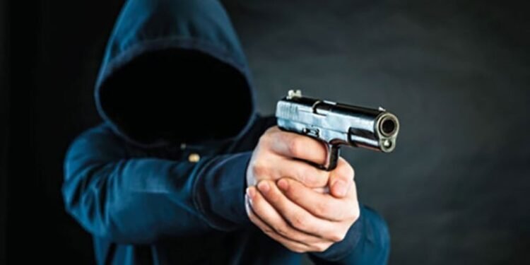 Satpam Amankan Pelaku Penjambret Bersenpi