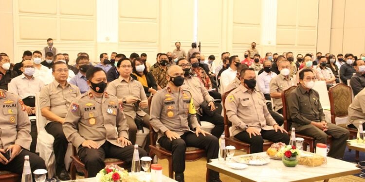 Setelah Dikukuhkan, Satpam Sah Mengemban Tugas Kepolisian