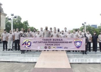 Peringati HUT Satpam ke-40, Tabur Bunga untuk Bapak Satpam Indonesia