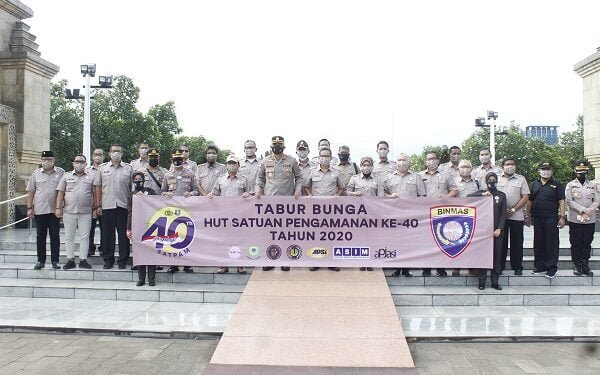 Peringati HUT Satpam ke-40, Tabur Bunga untuk Bapak Satpam Indonesia