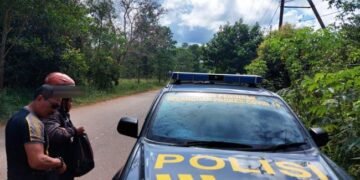 Saat Berkendara, Satpam Diserempet Mobil Hingga Terjatuh