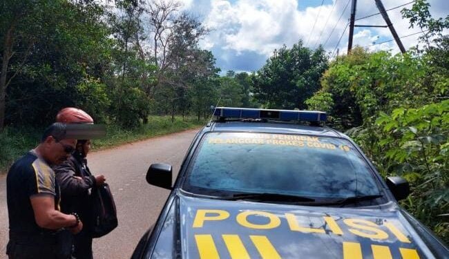 Saat Berkendara, Satpam Diserempet Mobil Hingga Terjatuh