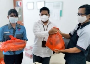 PLN ULP Manado Utara Berikan Bansos ke Satpam